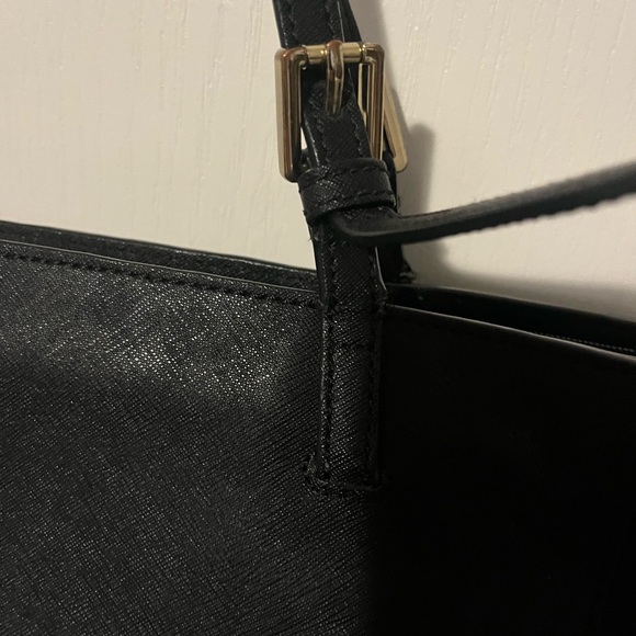 Tory Burch Saffiano Leather large tote ✨ - Picture 5 of 8